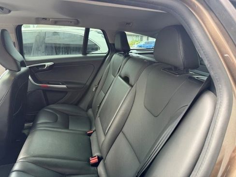 Used 2018 Volvo V60 T5 Cross Country AWD/4WD image 16