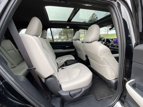 Certified 2025 Toyota Grand Highlander AWD Hybrid image 19