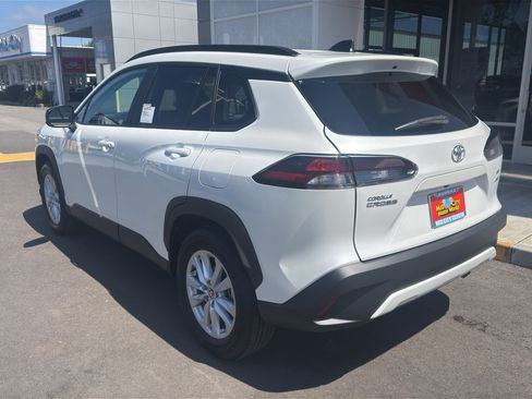 New 2026 Toyota Corolla Cross LE AWD/4WD image 9