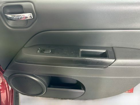 Used 2014 Jeep Compass Sport w/ Power Value Group FWD image 27