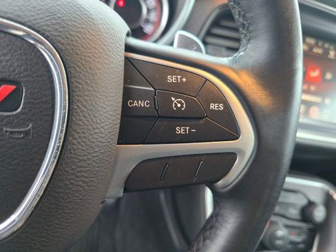 Used 2015 Dodge Challenger R/T Plus image 27