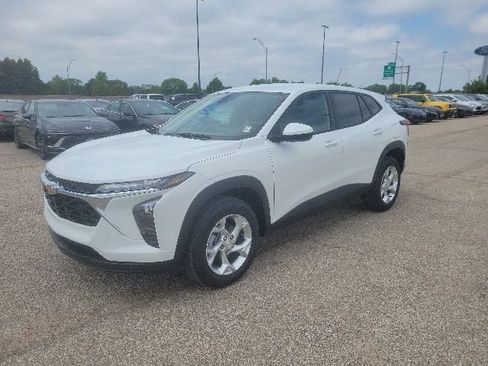 New 2026 Chevrolet Trax LS FWD image 16