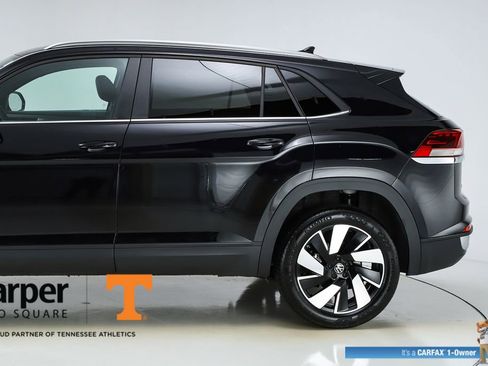 Used 2025 Volkswagen Atlas Cross Sport SE w/ Panoramic Sunroof Package image 43