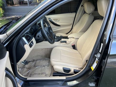 Used 2016 BMW 320i Sedan image 11