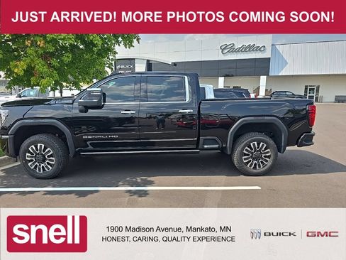 Used 2024 GMC Sierra 3500 Denali Ultimate AWD/4WD image 1