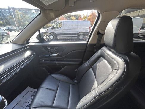 Used 2023 Lincoln Corsair Reserve w/ Equipment Group 201A image 18