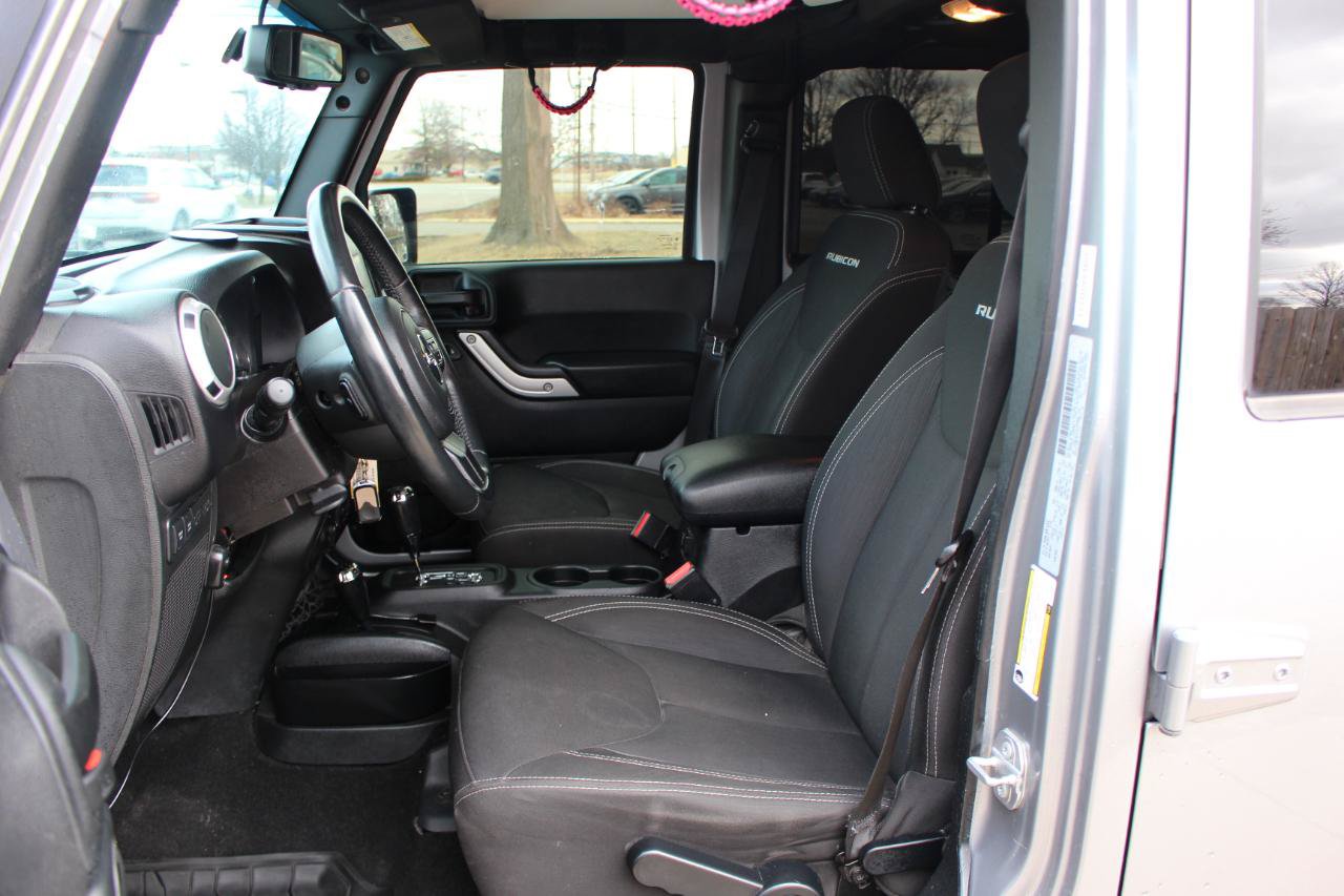 Used 2016 Jeep Wrangler Unlimited Rubicon AWD/4WD image 12