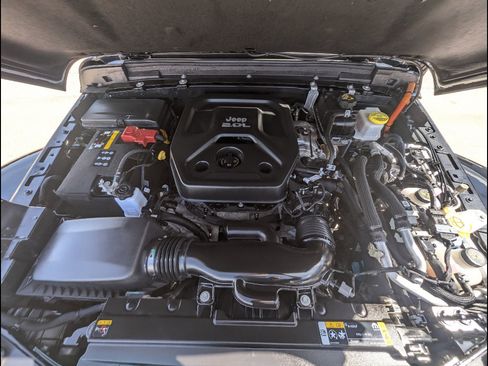 Used 2022 Jeep Wrangler Unlimited Sahara image 21