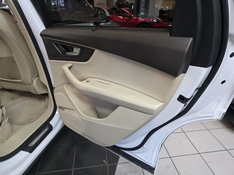 Used 2017 Audi Q7 3.0T Premium Plus w/ Premium Plus Package AWD/4WD image 19
