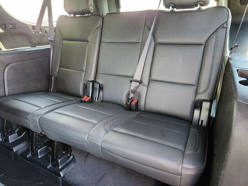 Used 2023 Chevrolet Suburban High Country AWD/4WD image 16