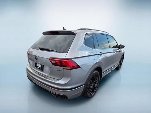 Used 2022 Volkswagen Tiguan SE R-Line AWD/4WD image 4