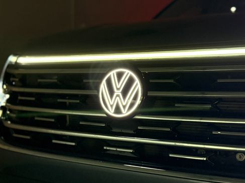 Used 2025 Volkswagen Atlas SEL image 9