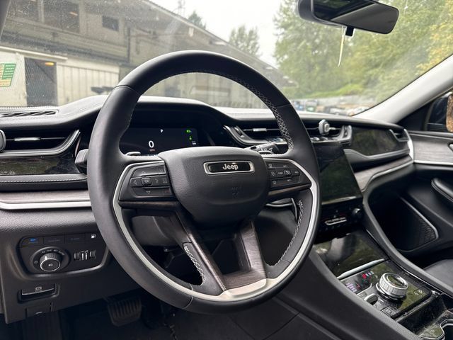 Used 2023 Jeep Grand Cherokee 4WD 4xe image 17
