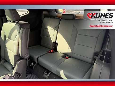 New 2026 GMC Acadia AT4 w/ Luxury Package AWD/4WD image 16