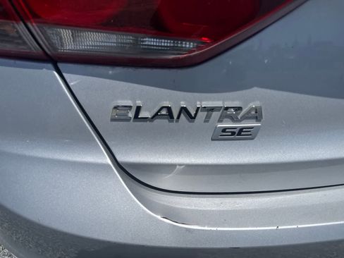 Used 2017 Hyundai Elantra SE FWD image 13