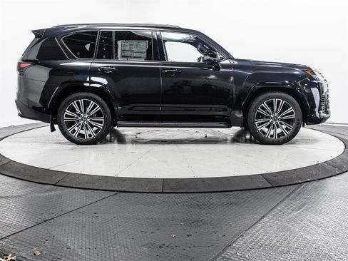 New 2026 Lexus LX 700h Luxury image 14