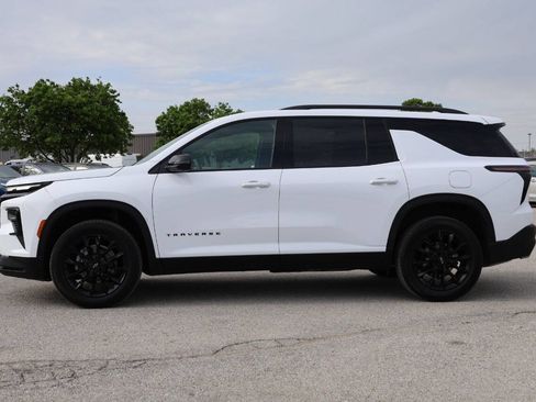Used 2025 Chevrolet Traverse LT w/ Midnight/Sport Edition AWD/4WD image 8