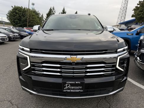 New 2025 Chevrolet Suburban Premier image 3