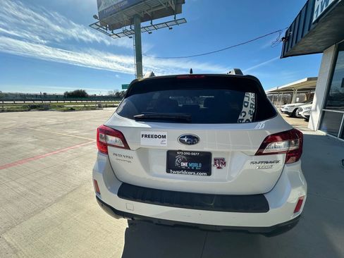 Used 2017 Subaru Outback 2.5i Limited image 4