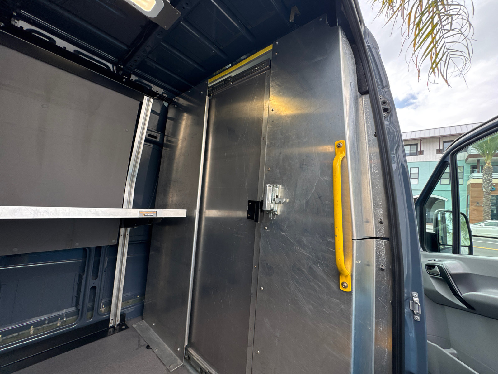 Used 2018 Mercedes-Benz Sprinter 2500 image 9