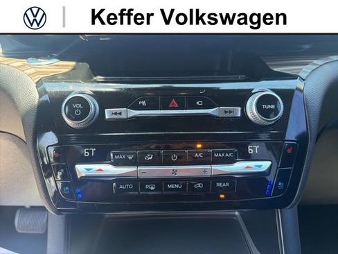 Used 2021 Ford Explorer Limited RWD image 23