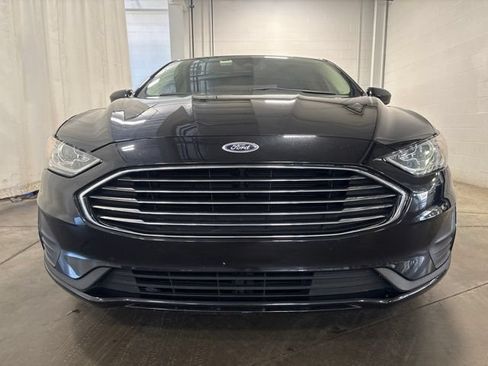 Used 2020 Ford Fusion SE FWD image 2