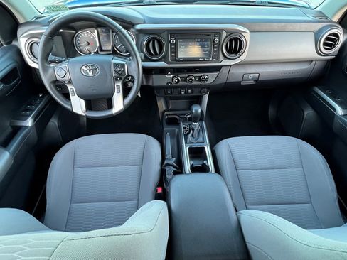 Used 2018 Toyota Tacoma SR5 RWD image 17