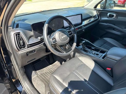 Used 2025 Kia Sorento S w/ Panoramic Sunroof Package FWD image 19