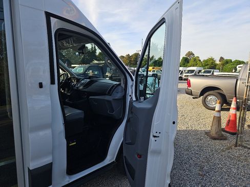 Used 2019 Ford Transit 350 XL image 27