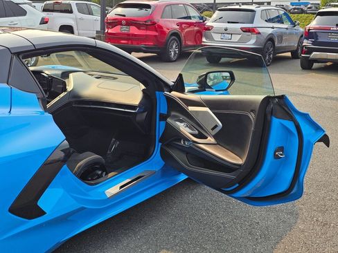 Used 2021 Chevrolet Corvette Stingray Premium Conv w/ Z51 Performance Package RWD image 23