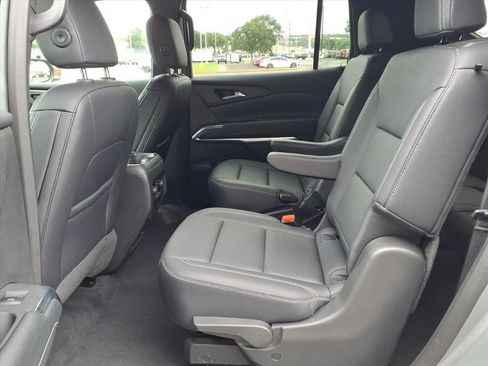 Used 2025 Chevrolet Traverse LT w/ Driver Confidence Package FWD image 20
