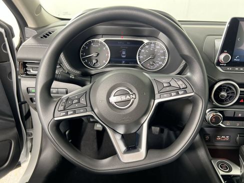 Used 2025 Nissan Sentra SV FWD image 12