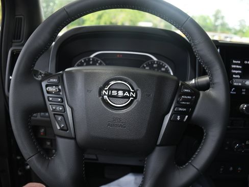 Used 2026 Nissan Frontier SV w/ SV Convenience Package RWD image 12