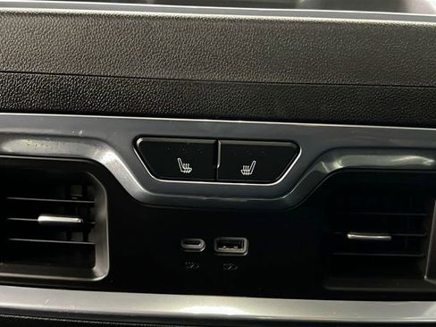 Used 2025 GMC Sierra 3500 Denali image 27