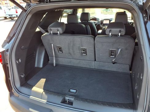 Used 2023 Chevrolet Traverse RS w/ LPO, Cargo Package AWD/4WD image 33