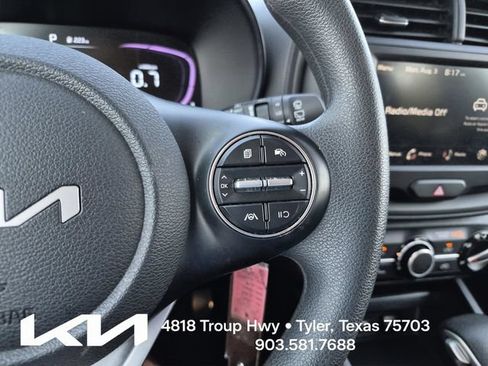 Certified 2025 Kia Soul LX w/ LX Technology Package FWD image 26