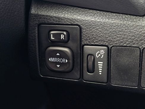 Used 2014 Toyota Corolla LE image 37