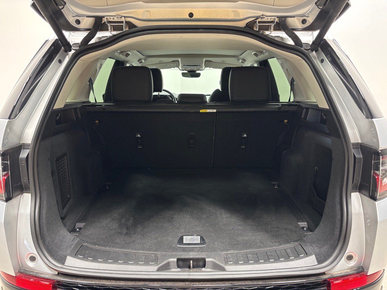 New 2024 Land Rover Discovery Sport S AWD/4WD image 40