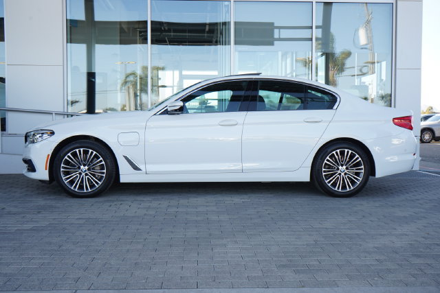 Used 2020 BMW 530e w/ Convenience Package RWD image 4