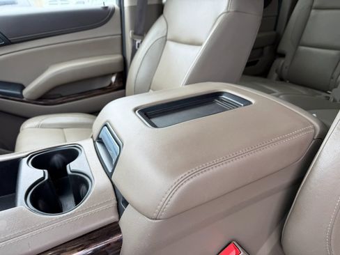 Used 2019 GMC Yukon XL SLT w/ Open Road Package RWD image 16