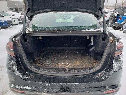 Certified 2018 Ford Fusion SE w/ Equipment Group 201A image 8