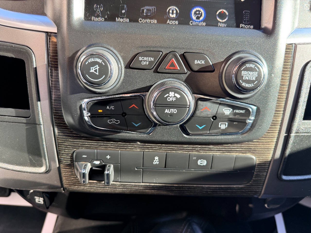 Used 2014 RAM 2500 Tradesman w/ Chrome Appearance Group AWD/4WD image 27