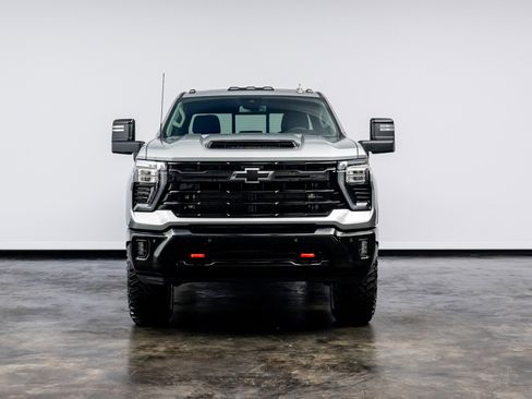 Used 2025 Chevrolet Silverado 2500 LTZ w/ LTZ Plus Package image 2