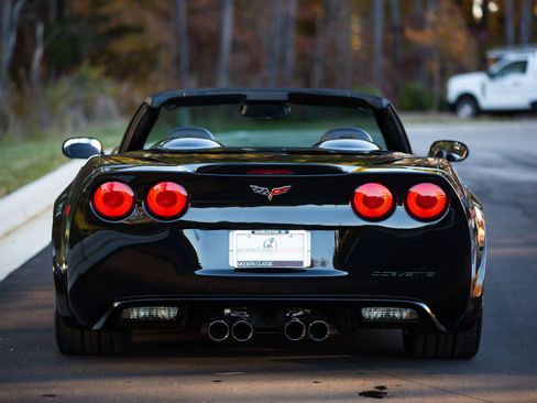 Used 2010 Chevrolet Corvette Grand Sport w/ Preferred Equipment Group image 17