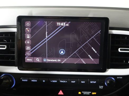 Used 2022 Hyundai Venue Limited FWD image 41
