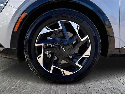 Certified 2023 Kia Sportage SX image 8
