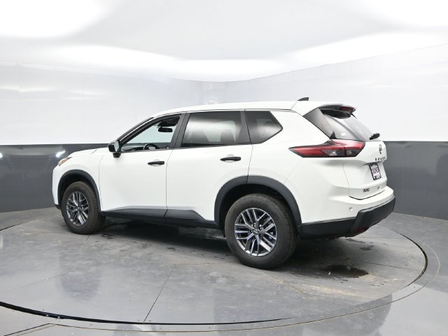 Used 2024 Nissan Rogue S FWD image 8
