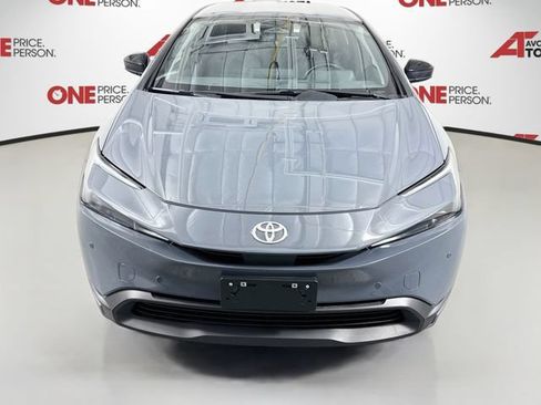 Certified 2025 Toyota Prius LE FWD image 3