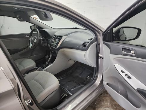 Used 2017 Hyundai Accent SE FWD image 29