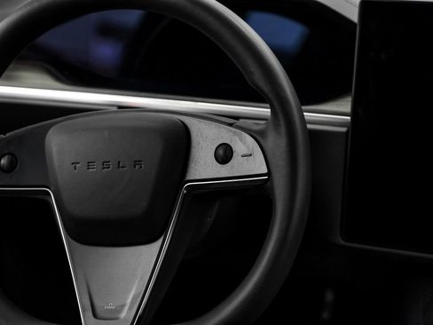 Used 2023 Tesla Model X AWD/4WD image 18